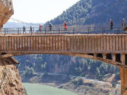 Además del propio sendero, visitado por 300.000 personas al año, la candidatura que se presenta el próximo miércoles tiene otros argumentos como la Cueva de Ardales o la fortaleza de Bobastro