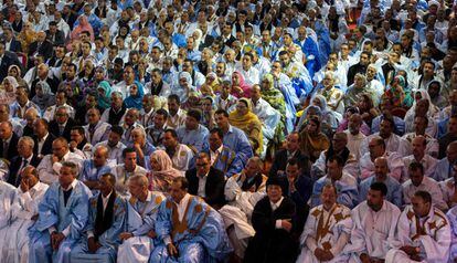 Políticos marroquíes este lunes en El Aaiún. 
 