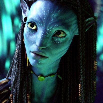Neytiri, a la que da vida Zoe Saldana, en un fotograma de <i>Avatar.</i>