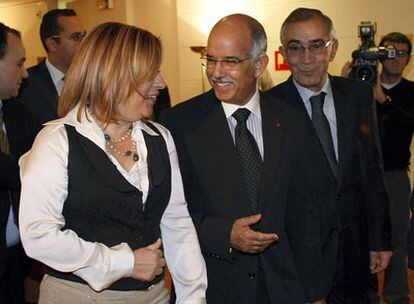 Elena Valenciano, con el presidente del Senado marroquí y el embajador Omar Azziman.