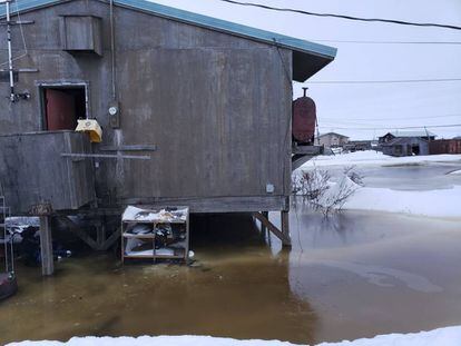 Los vientos cálidos en febrero derritieron o alejaron el hielo del mar de Bering, dejando a las aldeas costeras vulnerables a las inundaciones del invierno.