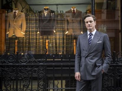 Colin Firth, delante de la sastrer&iacute;a Kingsman, que bautiza la pel&iacute;cula.