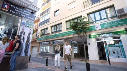Edificio en Fuengirola (Málaga) desde el que fue arrojada al vacío Diana Yanet Vargas en 2003.