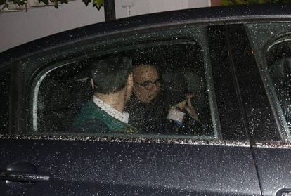 Mario Conde el día que sale detenido de su domicilio.
