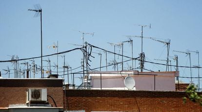 Antenas colectivas de televisi&oacute;n.