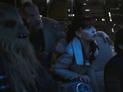 Desde la izquierda, Chewbacca, Woody Harrelson, Emilia Clarke y Alden Ehrenreich.