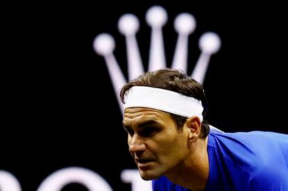 A gesture of concentration from Roger Federer during the match.