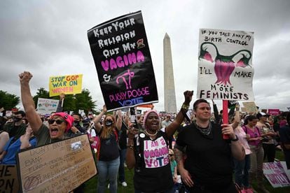 Manifestación en Washington en favor del derecho al aborto, con el monumento a Washington al fondo.