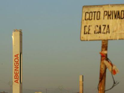 Torre de una de las plantas solares de Abengoa.