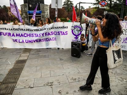 Concentración en contra de la violencia machista en la Universidad Complutense tras los cánticos en el colegio mayor.