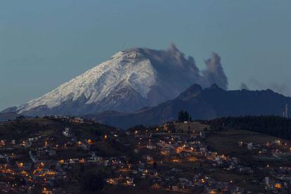 Vista del volcán Cotopaxi este martes 18 de agosto.