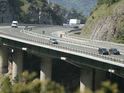 Tramo de la autopista AP-68 operada por Abertis.