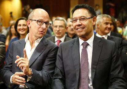 El vicepresidente Jordi Cardoner junto a Josep Maria Bartomeu.
