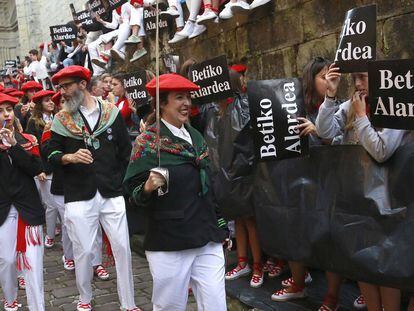 El desfile de la compañía mixta en el Alarde de Hondarribia, en imágenes