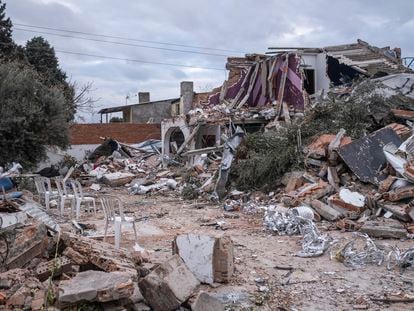 Casa derruida en el sector 4 de la Cañada Real, después de una operación antidroga que ha desmantelado varias viviendas donde se cultivaba y vendía marihuana.