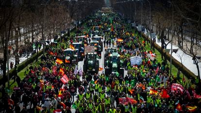 Manifestación de los agricultores, ganaderos y pescadores este lunes en Madrid.