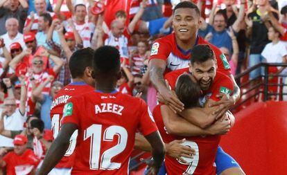 Los jugadores del Granada celebran un gol contra el Leganés.