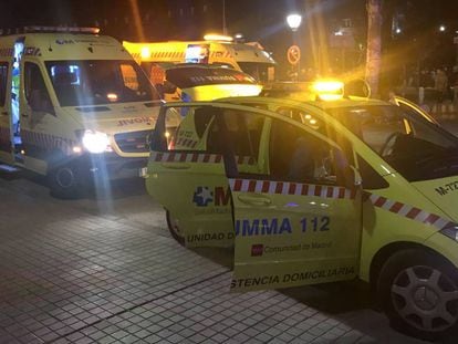 Vehículos del Summa durante la atención sanitaria en Cobeña.