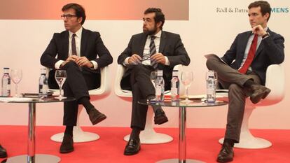 De izquierda a derecha, Juan Moscoso (PSOE), Miguel Ángel Gutiérrez (Ciudadanos) y Pablo Casado (PP).