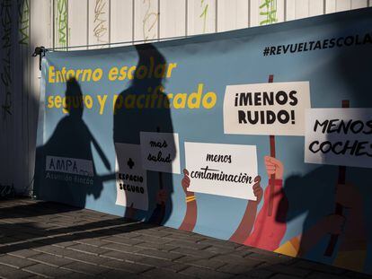 Protesta escolar pidiendo entornos seguros del colegio Asunción Rincón de Madrid.