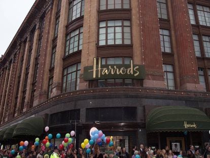 Fachada de los grandes almacenes Harrods, en Londres.