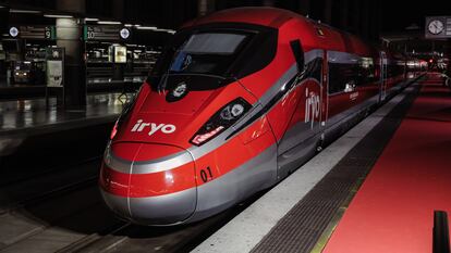 Primer tren iryo de Ilsa en la Estación de Atocha.