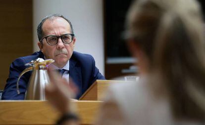 El presidente del Consell Rector de la Corporació Valenciana de Mitjans de Comunicació, Enrique Soriano, en su comparecencia ante las Cortes Valencianas.