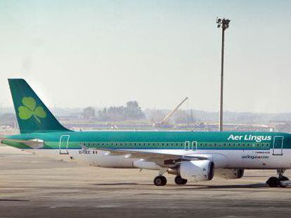 Un avión de Aer Lingus en el aeropuerto de Barcelona