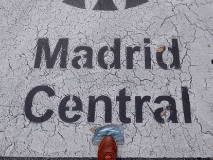 Retirada de las señales de Madrid Central.