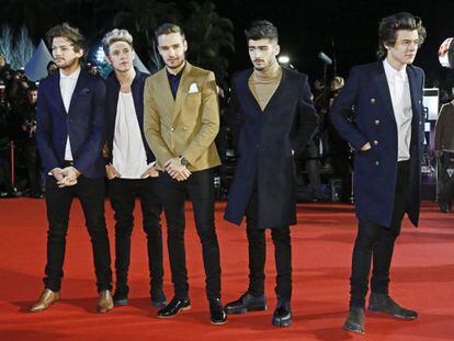 One Direction. De izquierda a derecha: Louis Tomlinson, Niall Horan, Liam Payne, Zayn Malik y Harry Styles. 