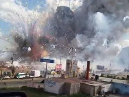 Una detonación en un mercado pirotécnico del Estado de México causa al menos 33 muertos y decenas de heridos