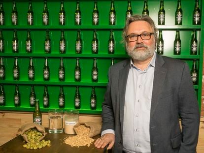 Willem van Waesberghe ejerce de guardián de las esencias de Heineken. El secreto de la calidad de cada una de sus cervezas está en la levadura A de Heineken y en la malta 100% pura para obtenerla.