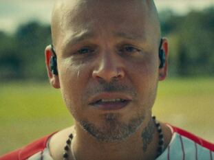Imagen de Residente en el videoclip de 'René'. En vídeo, el videoclip de 'Residente'.