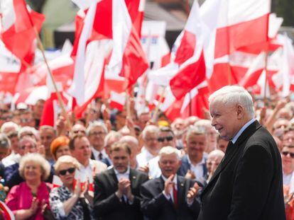 El vice primer ministro polaco y presidente del PiS, Jaroslaw Kaczynski, el sábado en una convención de la coalición Derecha Unida, en una imagen difundida en Twitter por su partido.