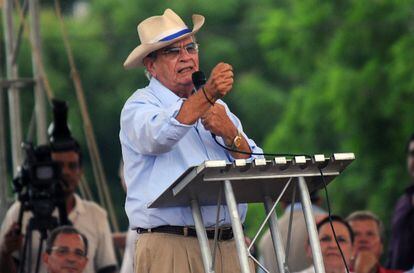 El candidato de la oposición liberal a las elecciones presidenciales de Nicaragua, Fabio Gadea, en un mitin en Managua