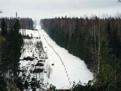 La nueva valla fronteriza entre Finlandia y Rusia, el pasado marzo.