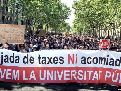 Manifestaci&oacute;n de estudiantes universitarios en contra del aumento de las tasas en 2012
