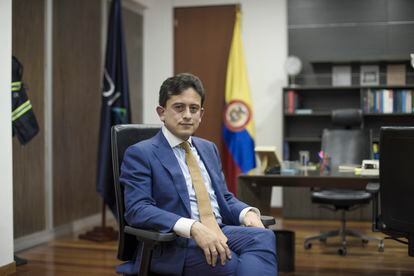 El nuevo director de la DIAN, Luis Carlos Reyes, en el edificio del Ministerio de Hacienda, en Bogotá, el 25 de agosto de 2022.