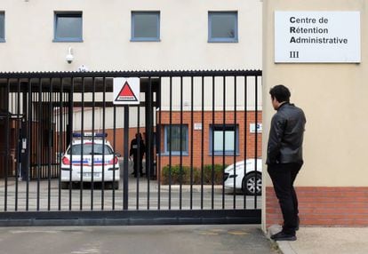 Centro de retención de immigrantes del Mesnil-Amelot a las afueras del aeropuerto de Roissy Charles De Gaule en París esta semana.