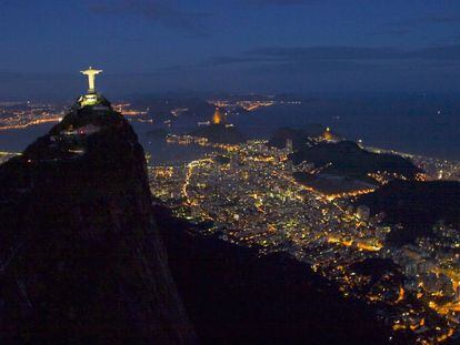 Vista nocturna de R&iacute;o de Janeiro.