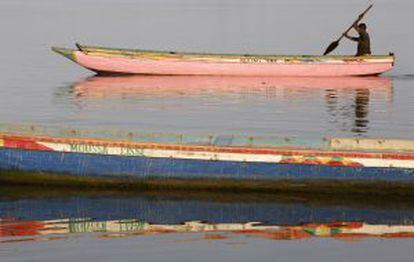 Un barco en el río Casamance, en Senegal.