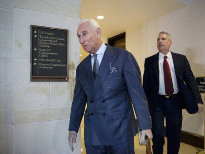 Roger Stone, en primer plano, llega al Congreso de EE UU el pasado 26 de septiembre para testificar sobre la trama rusa.