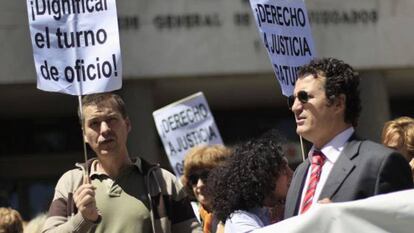 Protesta de los abogados del turno de oficio en los Juzgados de Plaza de Castilla de Madrid en 2011. ÁLVARO GARCÍA