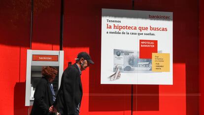 Sucursal de Bankinter, anuncio de hipotecas.