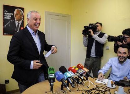 Pachi V&aacute;zquez, durante el desayuno informativo celebrado ayer en la sede del PSOE en Ourense.