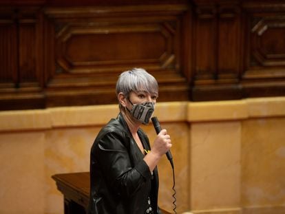 Lourdes Ciuró, en una intervención en el pleno del Parlament.