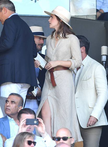 La actriz Emma Watson ha sido una de las fieles del torneo. En la foto, luce un elegante vestido con sombrero.