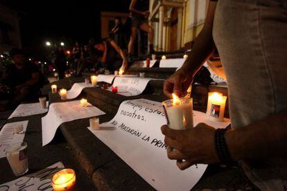 Vigilia por Rubén Espinosa, periodista asesinado.