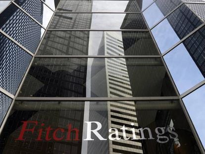 Vista exterior de las oficinas de Fitch Ratings en Nueva York (EE UU)