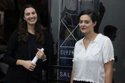 Natalia Sly (izquierda) y Larisa Zmud, en su galer&iacute;a. 